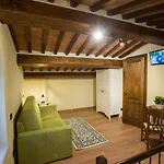 Borgo Poggiardelli 4*