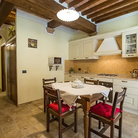 Borgo Poggiardelli 4*
