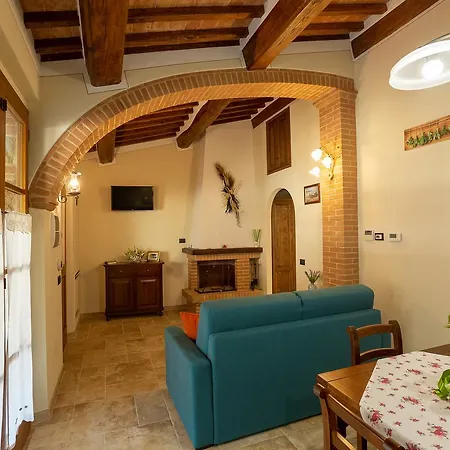 Apart-hotel Borgo Poggiardelli 4*